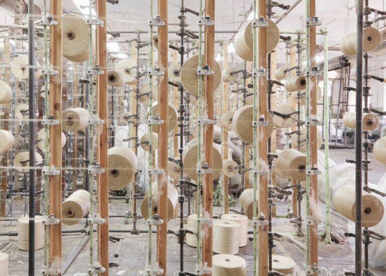 What are the 3 Modern Power Looms Types, Advantages & Uses